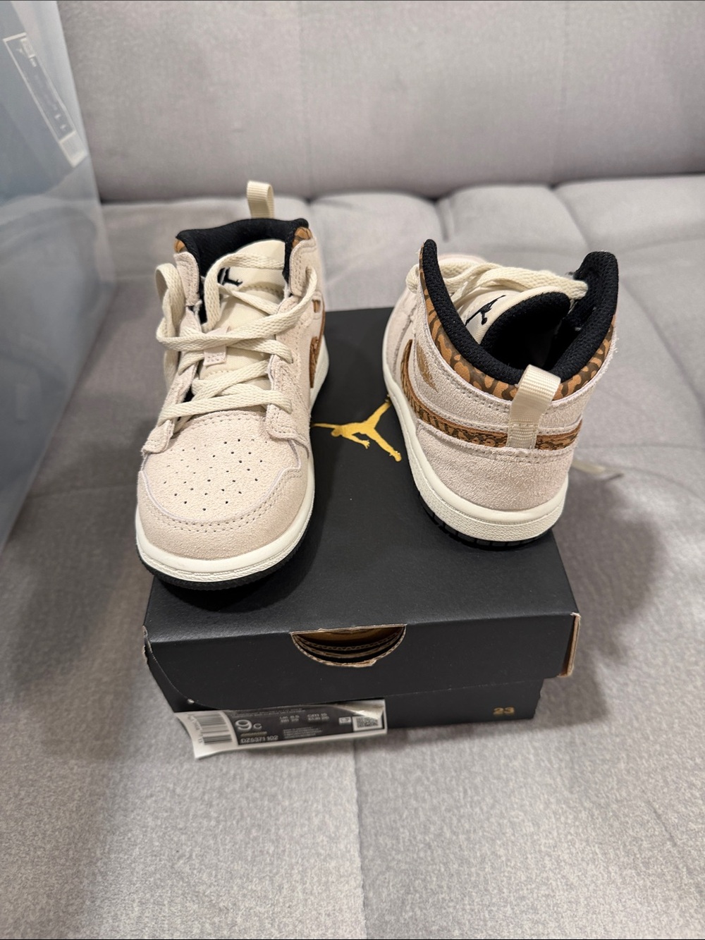Jordan 1 MID SE